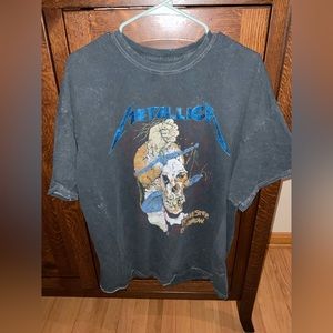 Oversized graphic tee